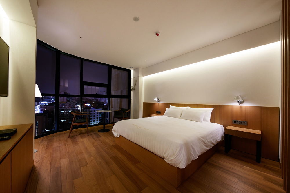 โรงแรมสแตนดาร์ด โซล ภายนอก รูปภาพ