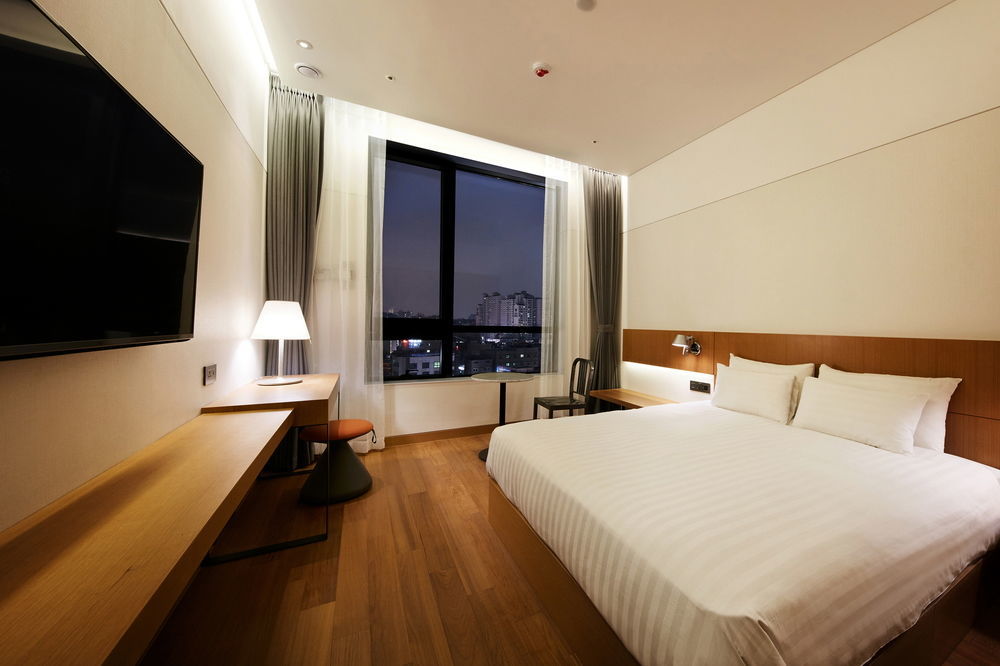 โรงแรมสแตนดาร์ด โซล ภายนอก รูปภาพ