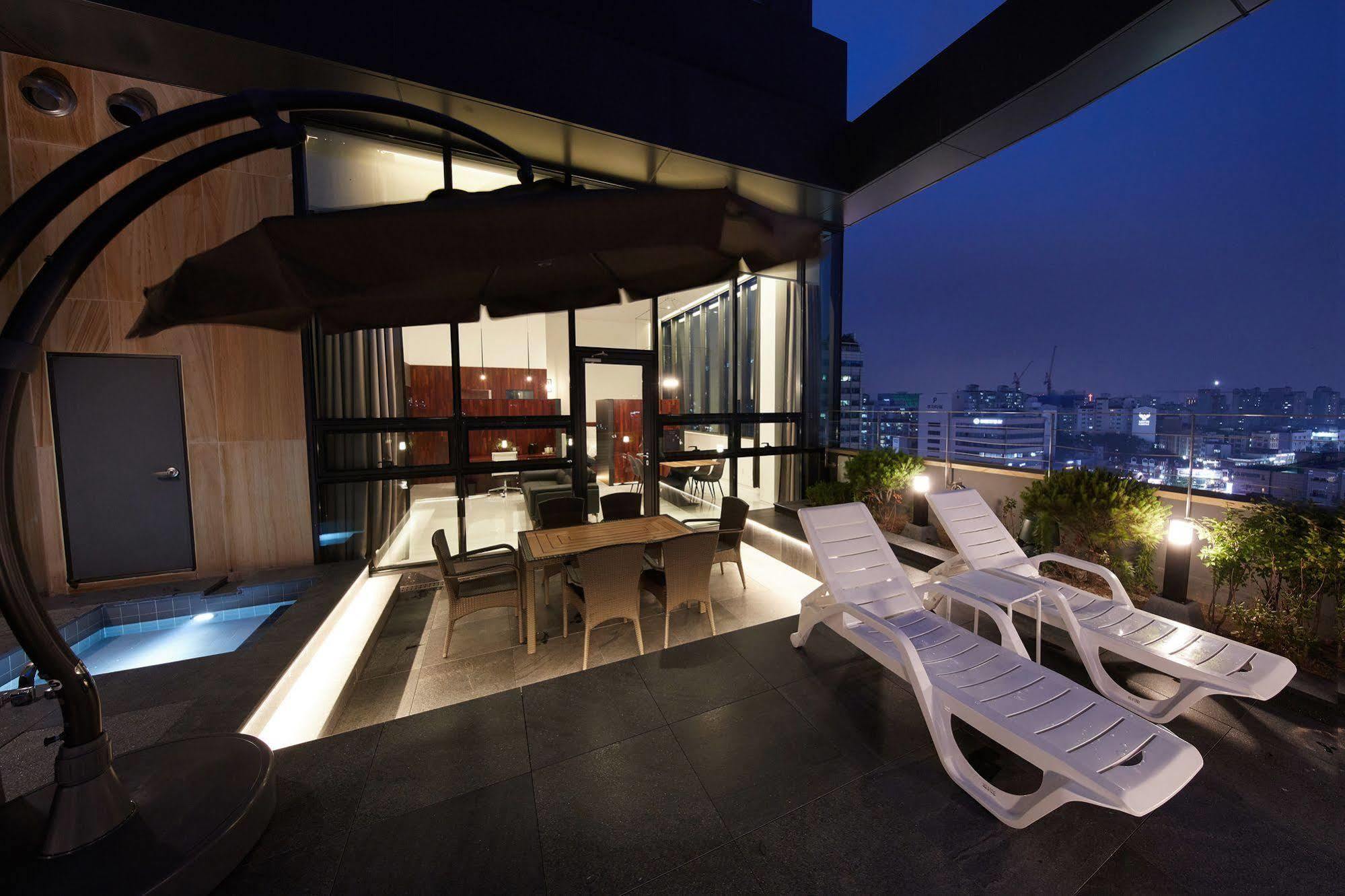 โรงแรมสแตนดาร์ด โซล ภายนอก รูปภาพ