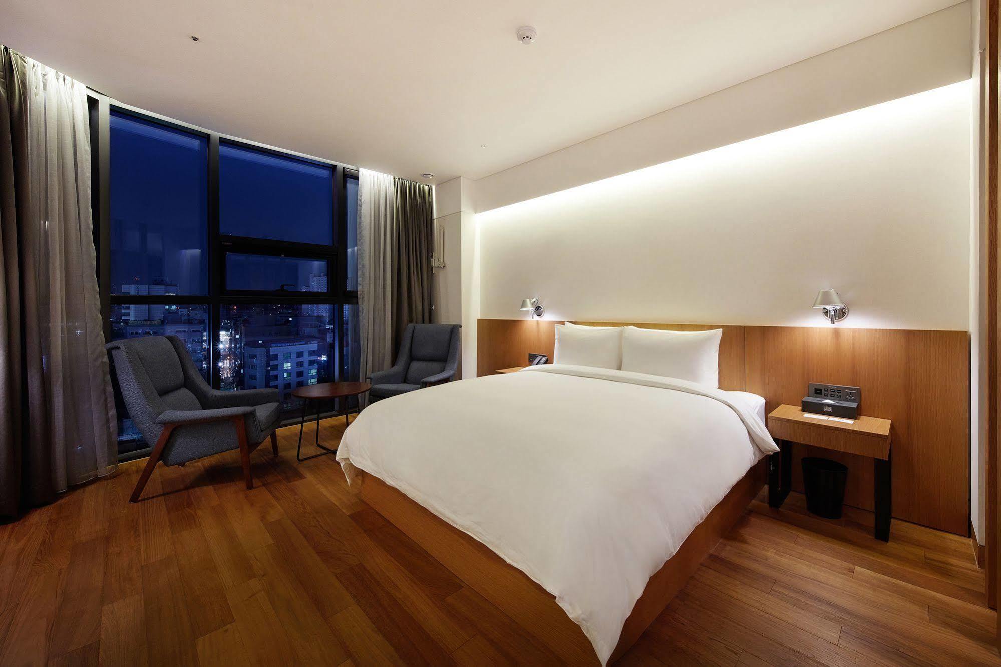 โรงแรมสแตนดาร์ด โซล ภายนอก รูปภาพ